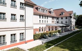 Mercure Maintenon